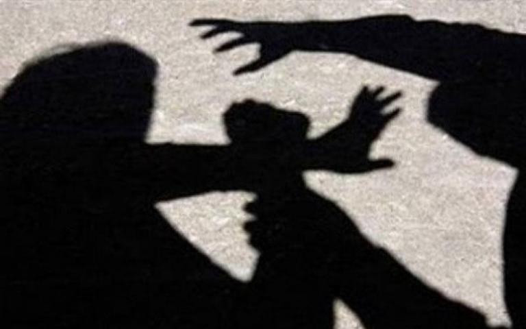 Η τραγική ανθρώπινη ιστορία πίσω από τις επιθέσεις του γιου διάσημου ηθοποιού